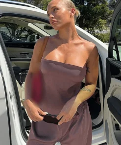 Alternative view of Felicity Bandeau-Hosenanzug aus Satin